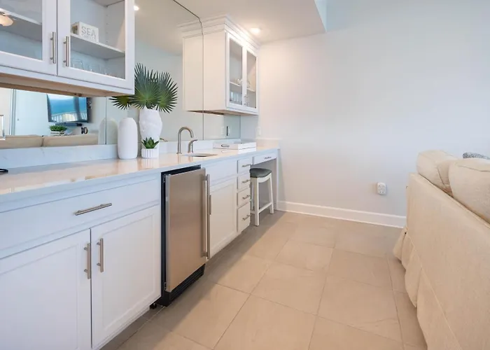 Phoenix Gulf Towers 2302 Apartment
